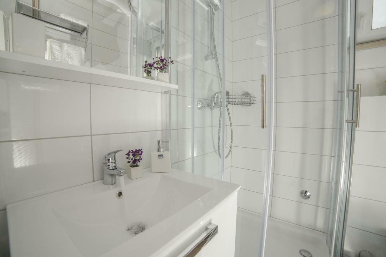Amazing Luxury 4Star Apartment Laura San Pietro di Brazza Esterno foto