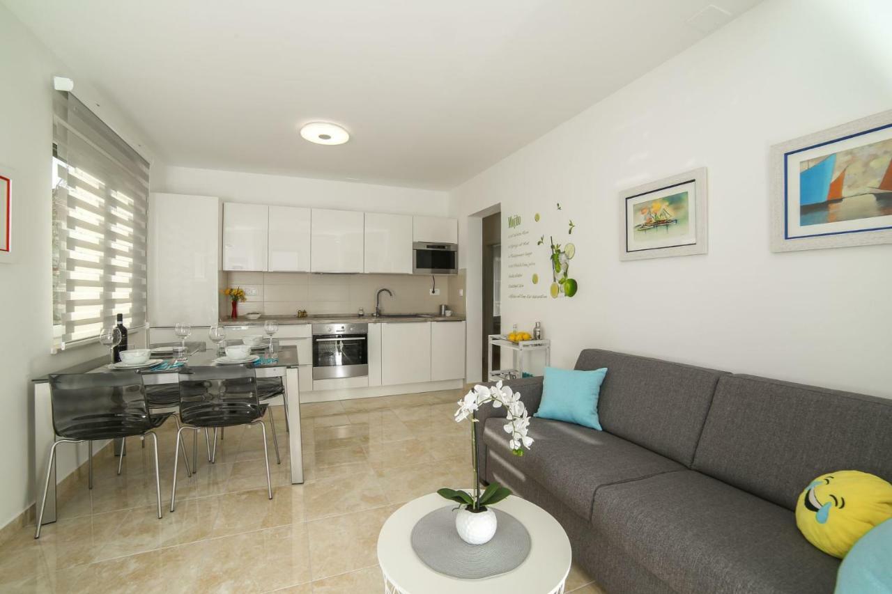 Amazing Luxury 4Star Apartment Laura San Pietro di Brazza Esterno foto