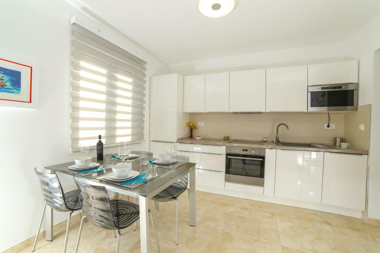 Amazing Luxury 4Star Apartment Laura San Pietro di Brazza Esterno foto